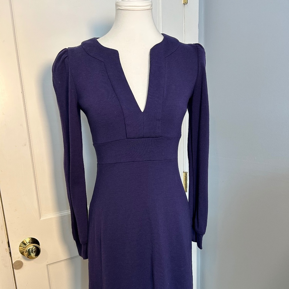 Diane von Furstenberg (DVF) 100% wool V-neck midi dress Size 8 Made in USA